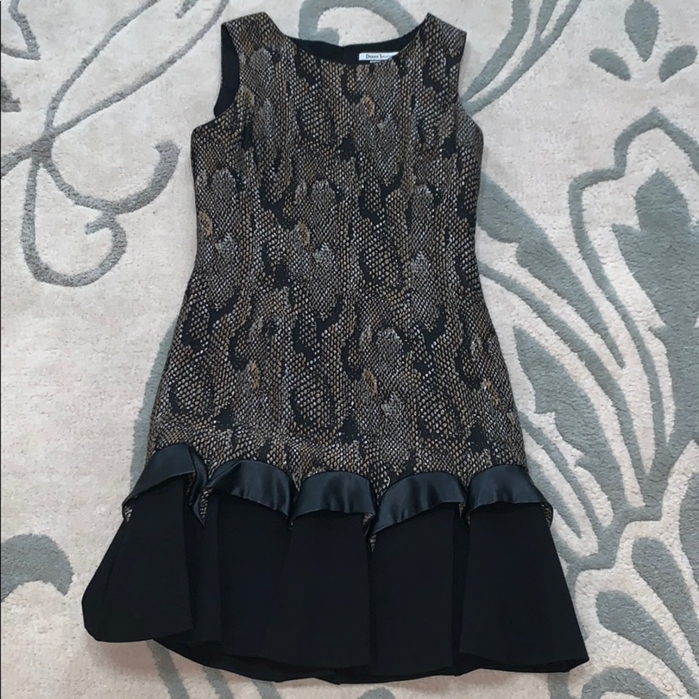 A knee length cheetah print dress!
